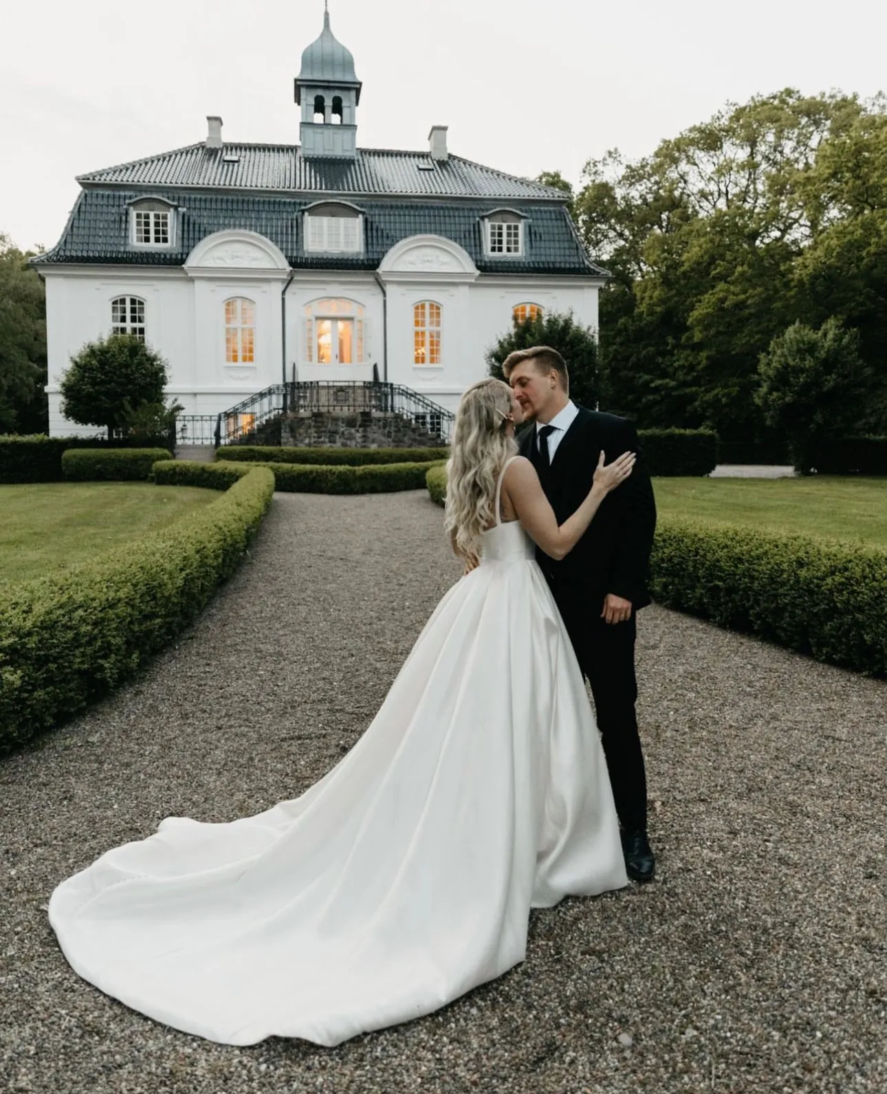 A-line Satin Square Neck Wedding Dresses 2023 New Style