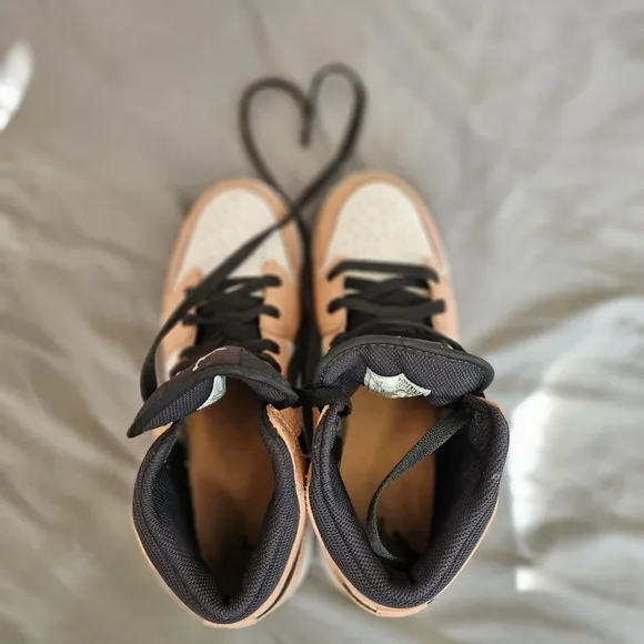 AIR JORDAN |MIDs size 7Y girls sneakers|coral, charcoal, and white 👟🧡