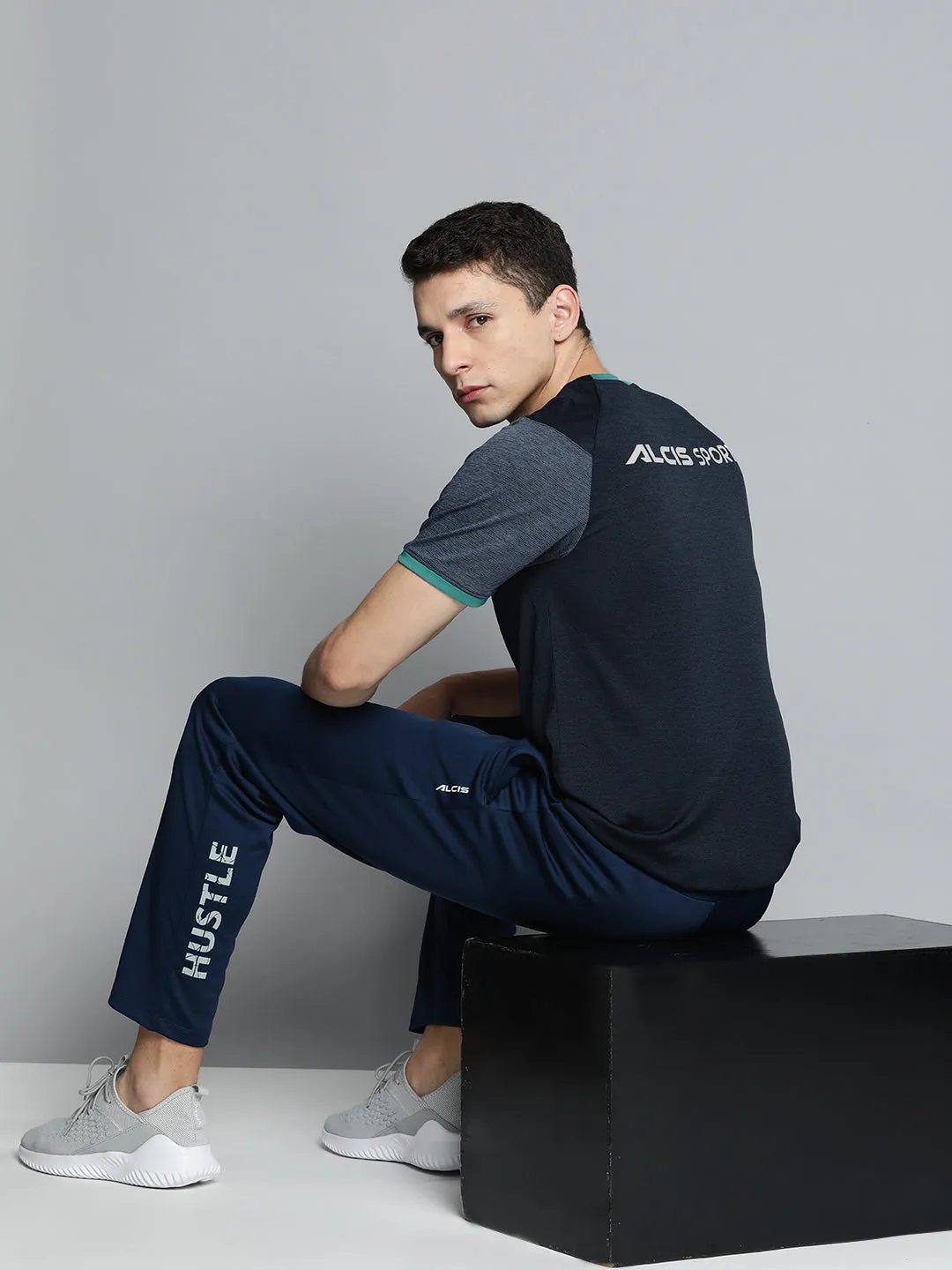 Alcis Men Colourblocked Dry Tech Slim Fit T-shirt