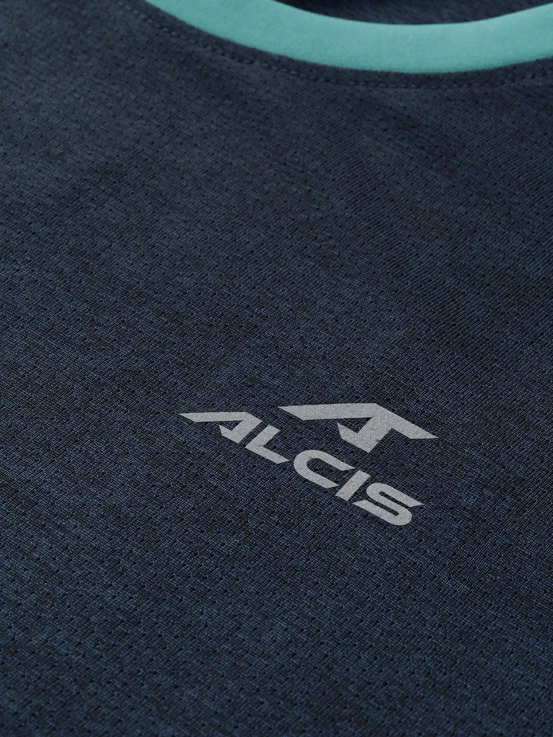 Alcis Men Colourblocked Dry Tech Slim Fit T-shirt