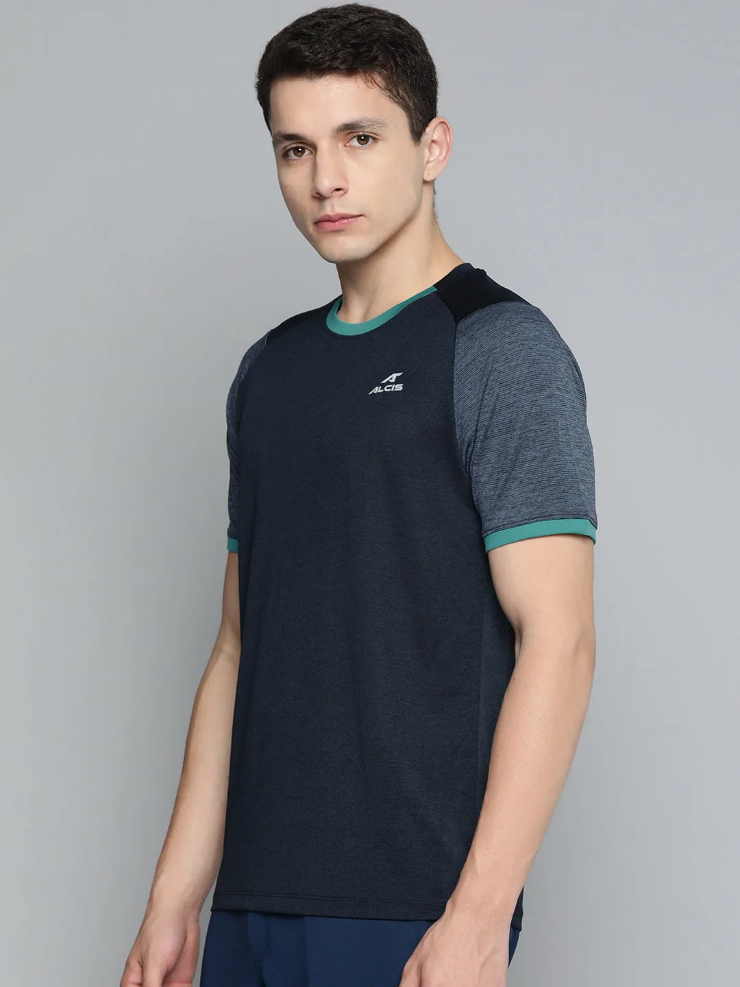 Alcis Men Colourblocked Dry Tech Slim Fit T-shirt