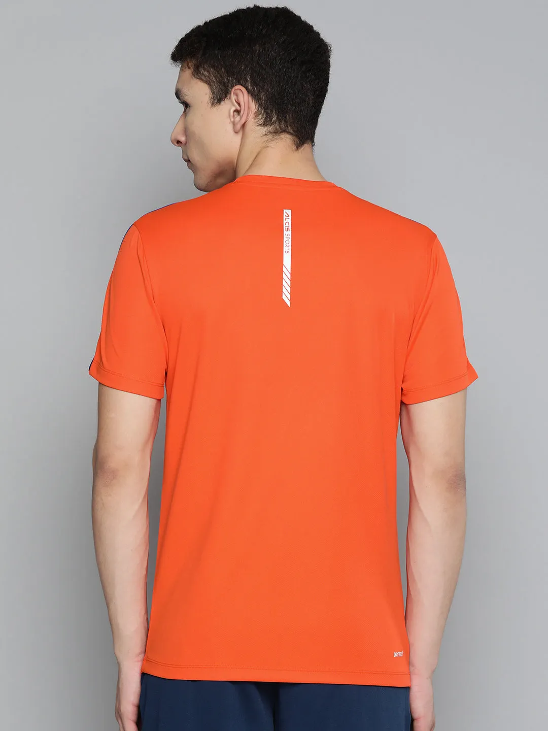 Alcis Men Typography Printed Dry Tech Slim Fit T-shirt