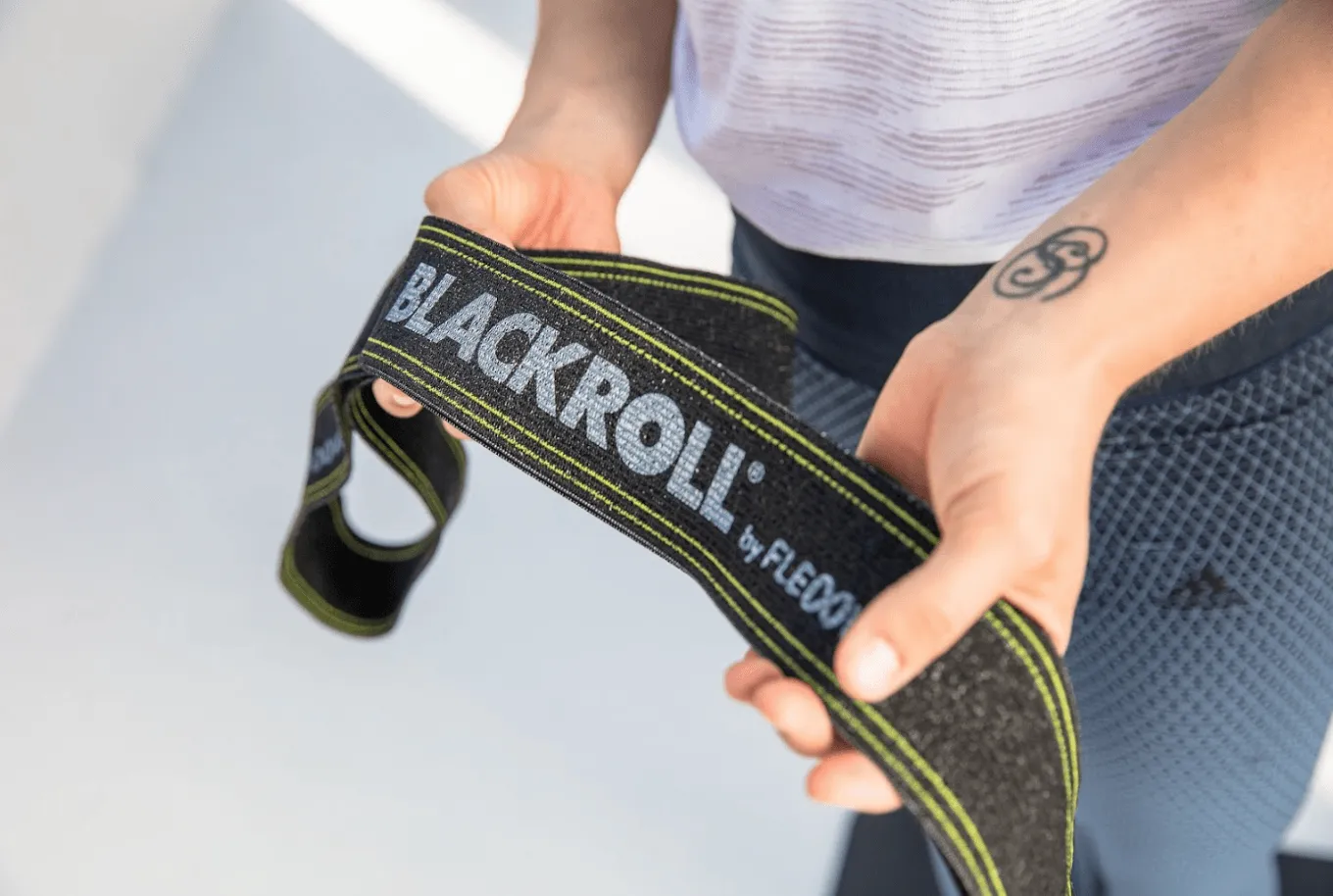 BLACKROLL - Resist Band, Gym and Home Workout Equipment for Resistance Training, Yoga, and More, Exercise Bands, Essential Fitness Accessories for Men and Women, Enhance Strength, Stretching, and Toning, Strong Intensity