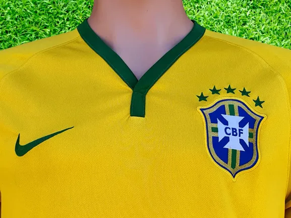 BRAZIL 2014 FIFA WORLD CUP 4TH PLACE HOME JERSEY NIKE SHIRT CAMISA MEDIUM # 575280-703 SOLD !!