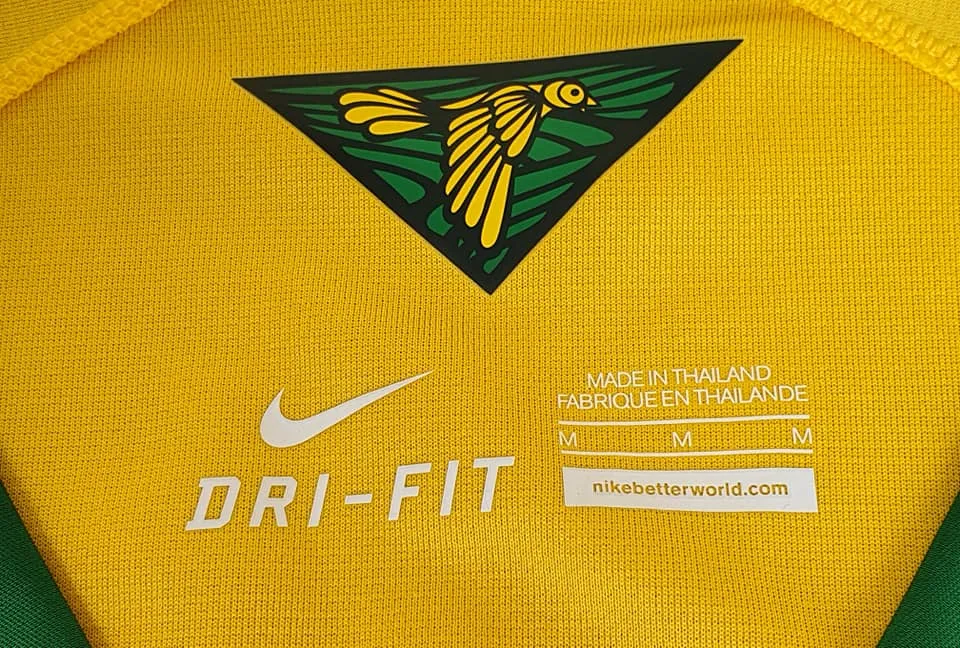 BRAZIL 2014 FIFA WORLD CUP 4TH PLACE HOME JERSEY NIKE SHIRT CAMISA MEDIUM # 575280-703 SOLD !!