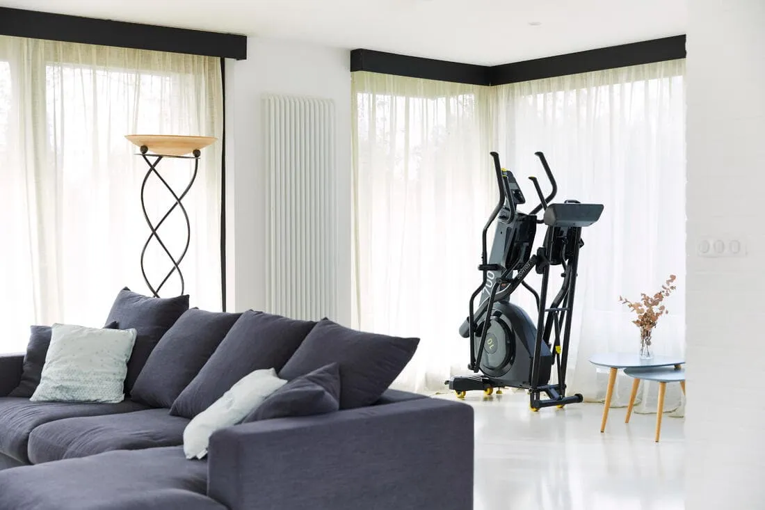 Elliptique roue avant 700 pliable, auto-alimenté et connecté