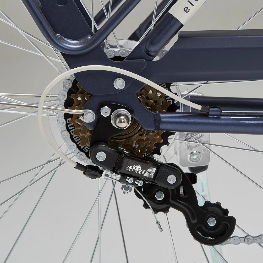 Elops 520 Step-Over Town Bike