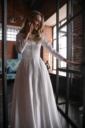 Full Sleeves Satin Simple Wedding Gown with Boat Neck