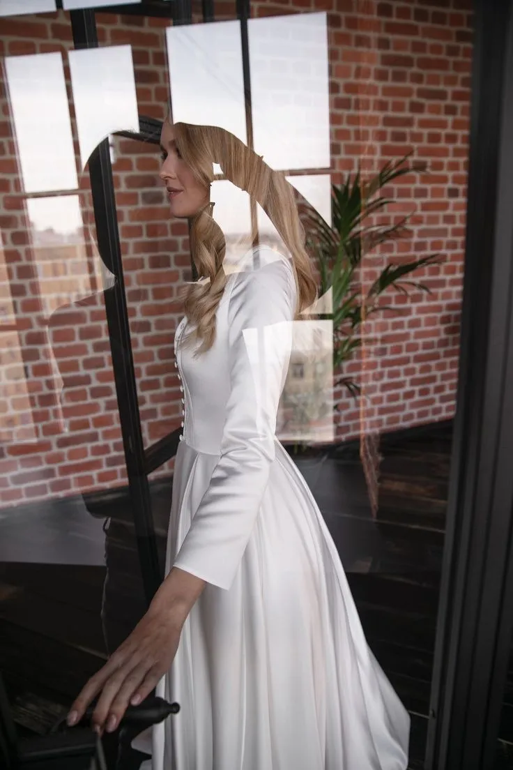 Full Sleeves Satin Simple Wedding Gown with Boat Neck