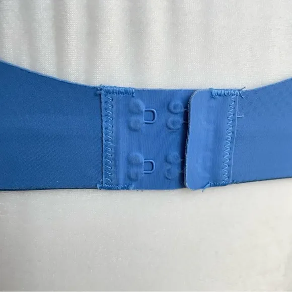 Lululemon All Powered Up Lightly Padded Medium Impact Sports Bra Blue 32DD EUC