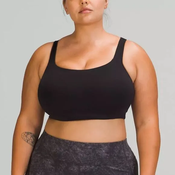 Lululemon‎ All Powered Up Bra 32D Medium Support sports bra black NWT
