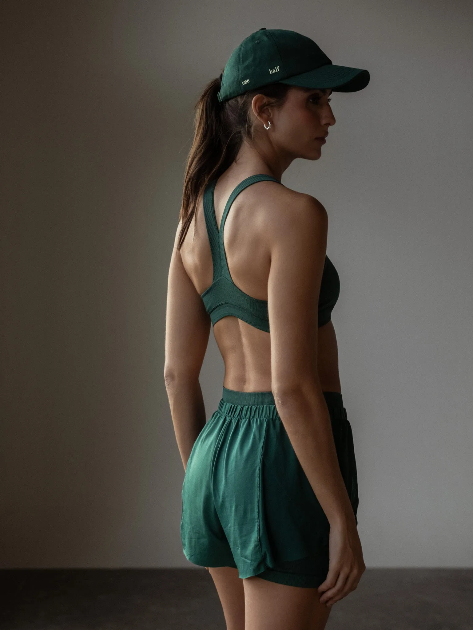 MESH RUNNING SHORT - MYSTIC GREEN