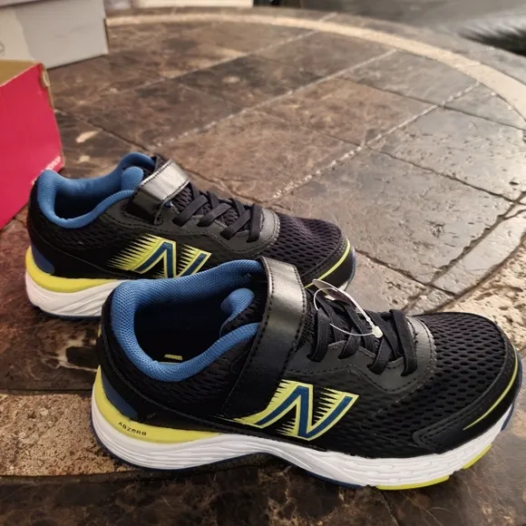 New Balance Kids 680v6 Bungee Black Blue 13c Wide New in box