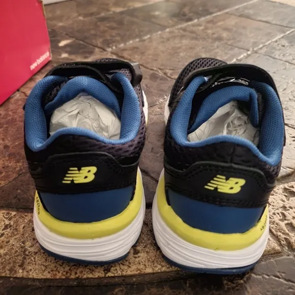 New Balance Kids 680v6 Bungee Black Blue 13c Wide New in box
