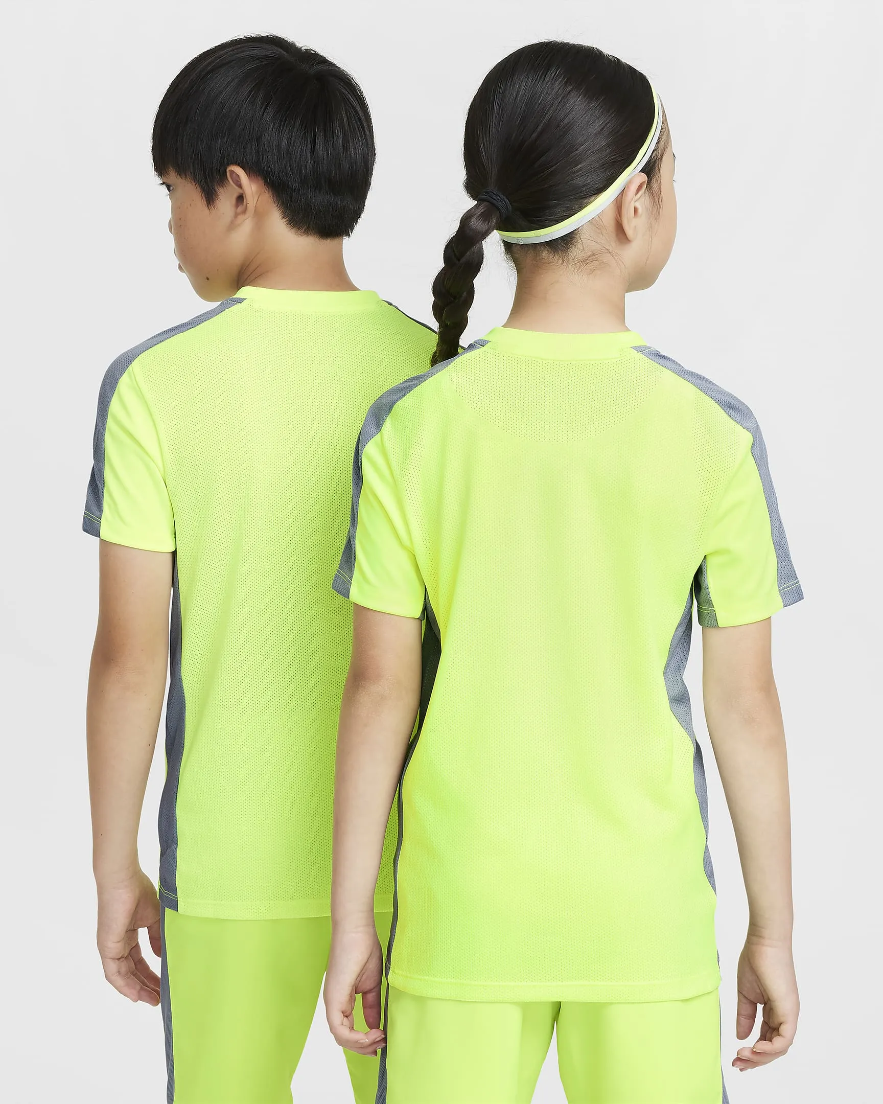 Nike Academy23 Older Kids' Dri-FIT Football Top