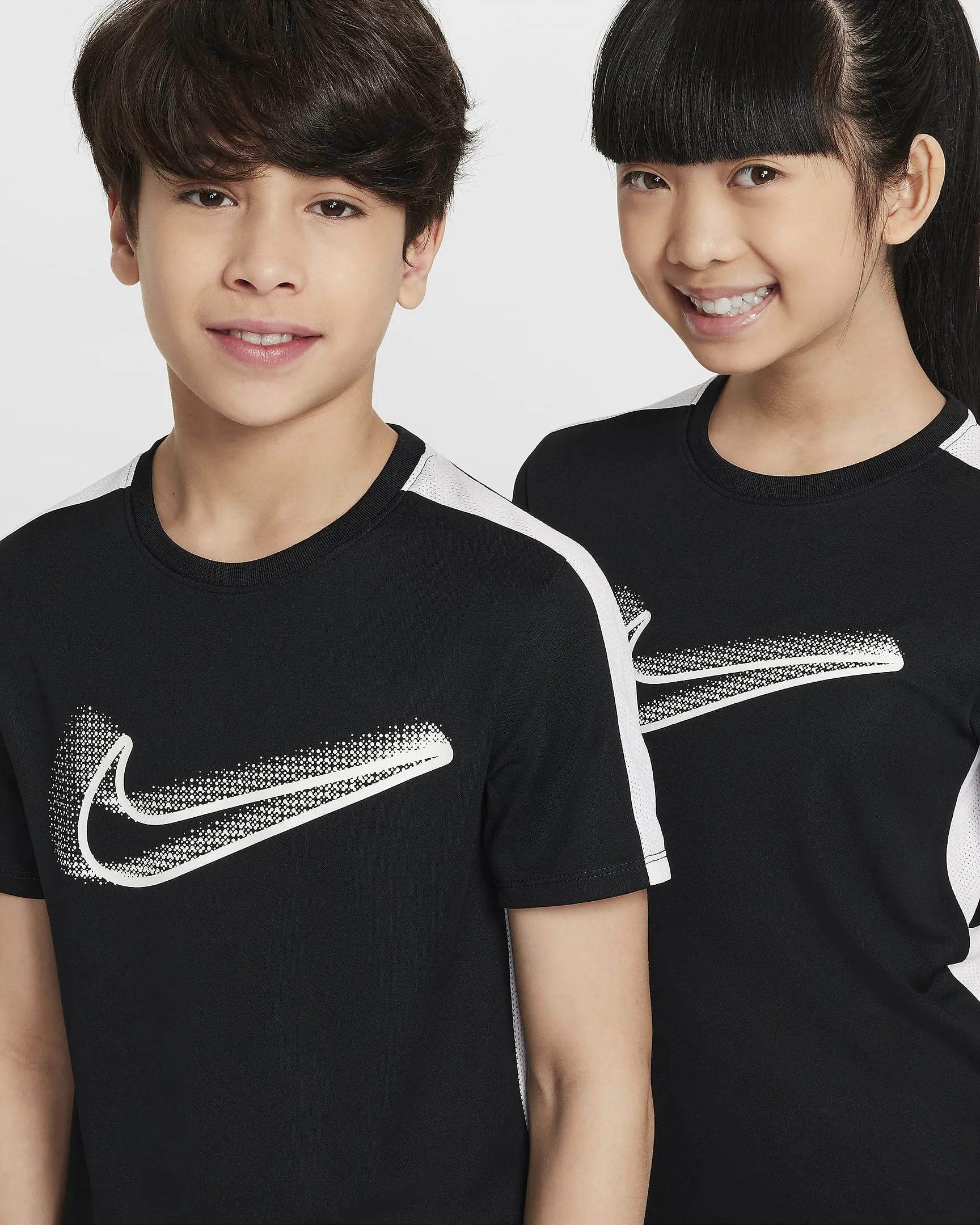 Nike Academy23 Older Kids' Dri-FIT Football Top