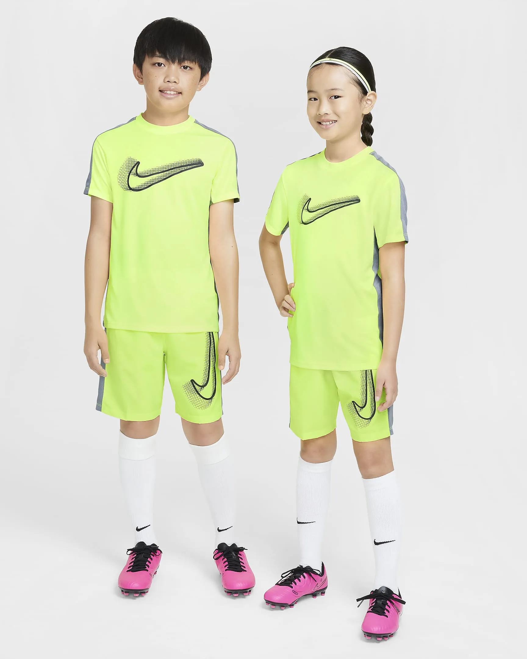 Nike Academy23 Older Kids' Dri-FIT Football Top
