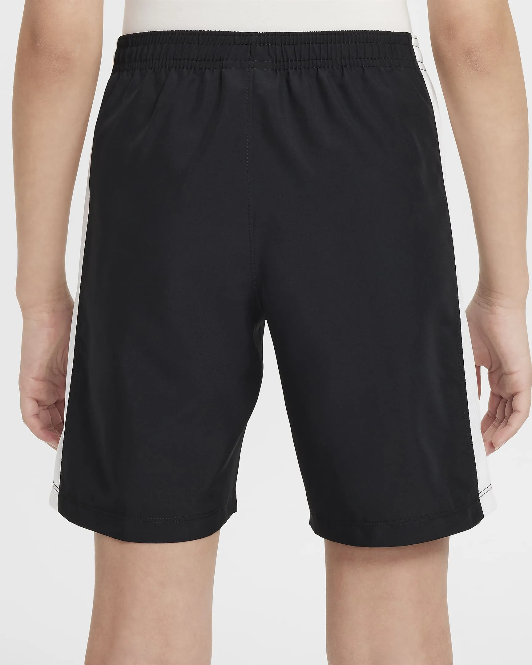 Nike Academy23 Older Kids' Football Shorts