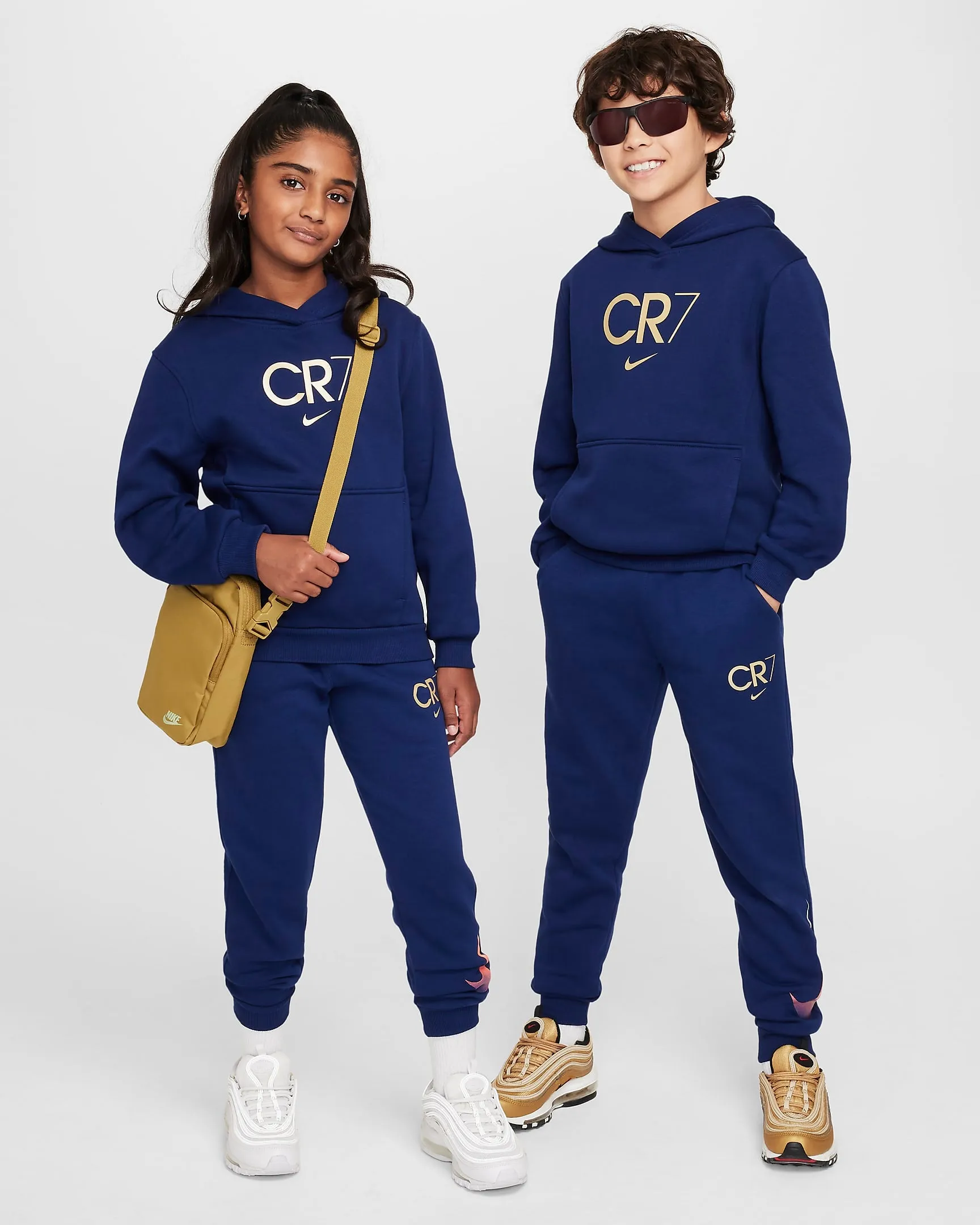 Nike CR7 Club Fleece Older Kids' Football Hoodie