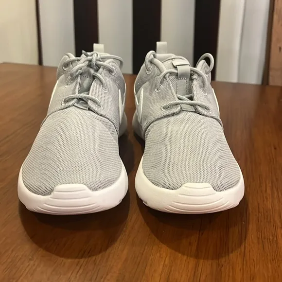 Nike Rosherun Roshe One shoes sneakers 749427 033 new Youth Boys Girls Size 2.5Y