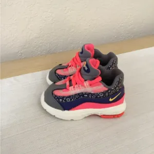 Nike Toddler Air Max 95 Doodles Sneakers Shoes Size 4C Pink CI9938-500