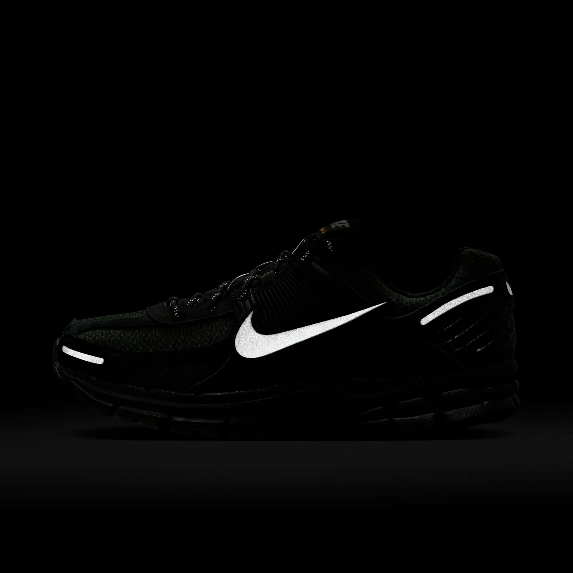 Nike Zoom Vomero 5 Men's Shoes