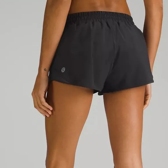 NWOT Lululemon Hotty Hot Low-Rise Lined Short 2.5&quot;, Black
