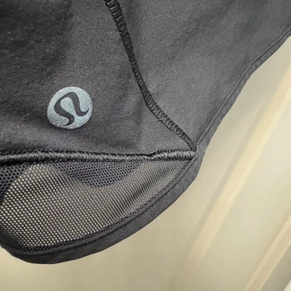 NWOT Lululemon Hotty Hot Low-Rise Lined Short 2.5&quot;, Black