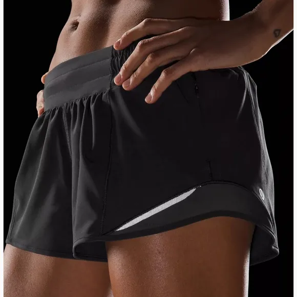 NWOT Lululemon Hotty Hot Low-Rise Lined Short 2.5&quot;, Black