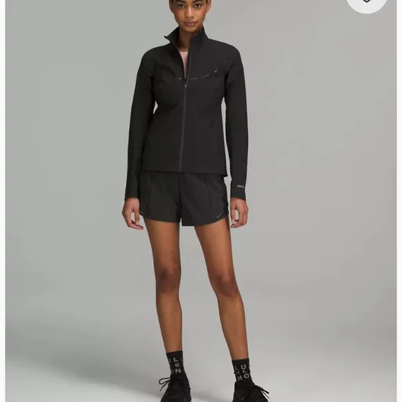 NWT lululemon athletica Hotty Hot LR Short 4” lined black women’s size‎ 8