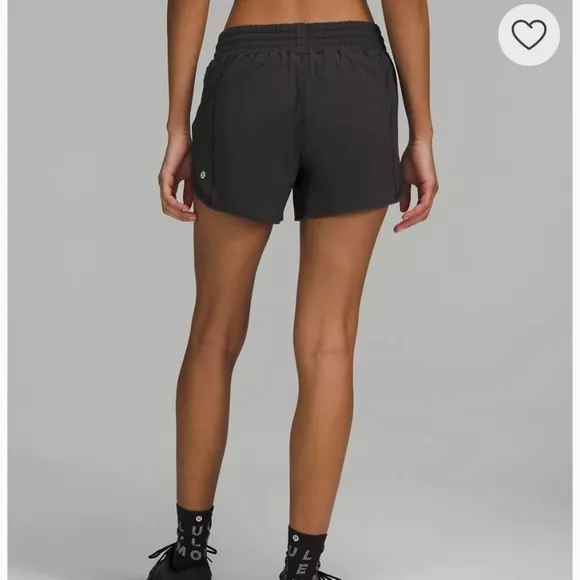 NWT lululemon athletica Hotty Hot LR Short 4” lined black women’s size‎ 8