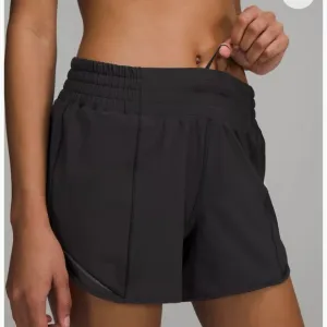 NWT lululemon athletica Hotty Hot LR Short 4” lined black women’s size‎ 8