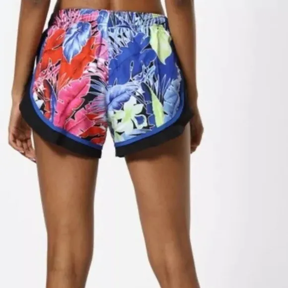 NWT Nike Tempo Women's Athletic Running Shorts XS