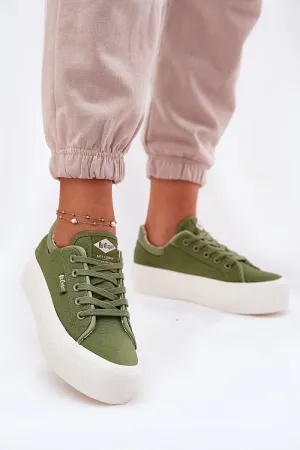 Sneakers Step in style
