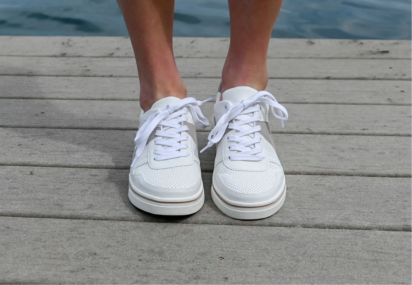 Tayshia Sneakers- white