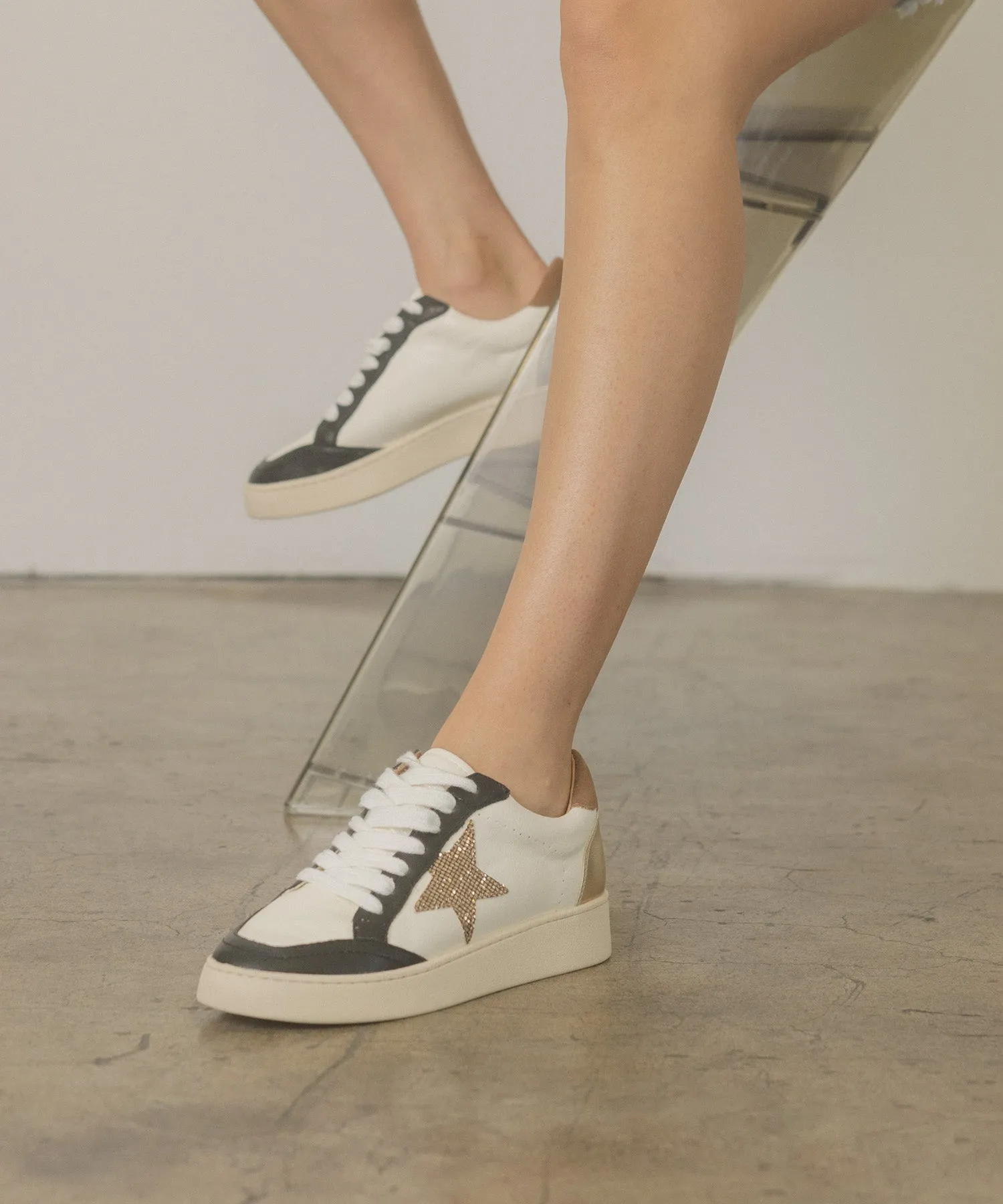 The Eliana | Black Vintage Star Sneakers