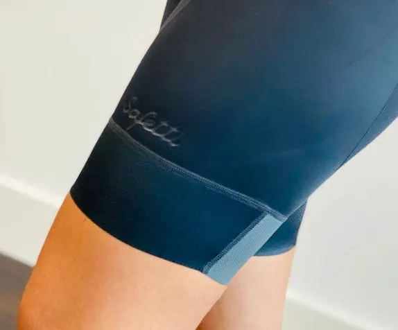 Trascendenza - Grigio Essenziale/Nápoles- Bib Short. Women. Gray