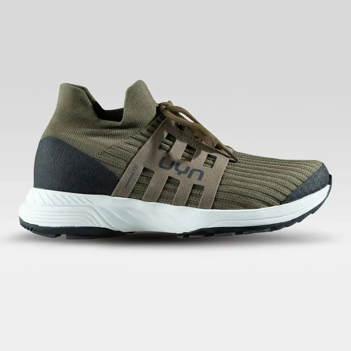 UYN Man Wander Shoes