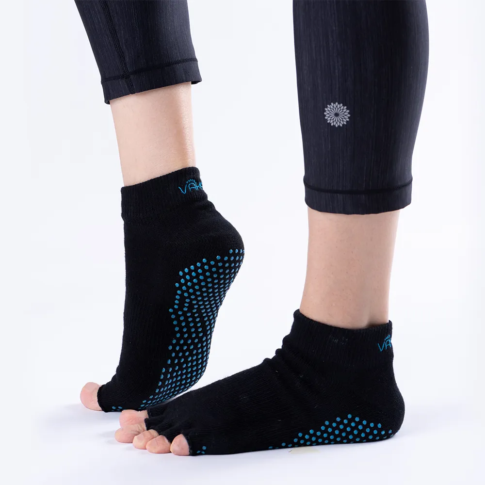 Vaken Grip Socks-2 Pairs/Pack - Black Dot Blue and Green