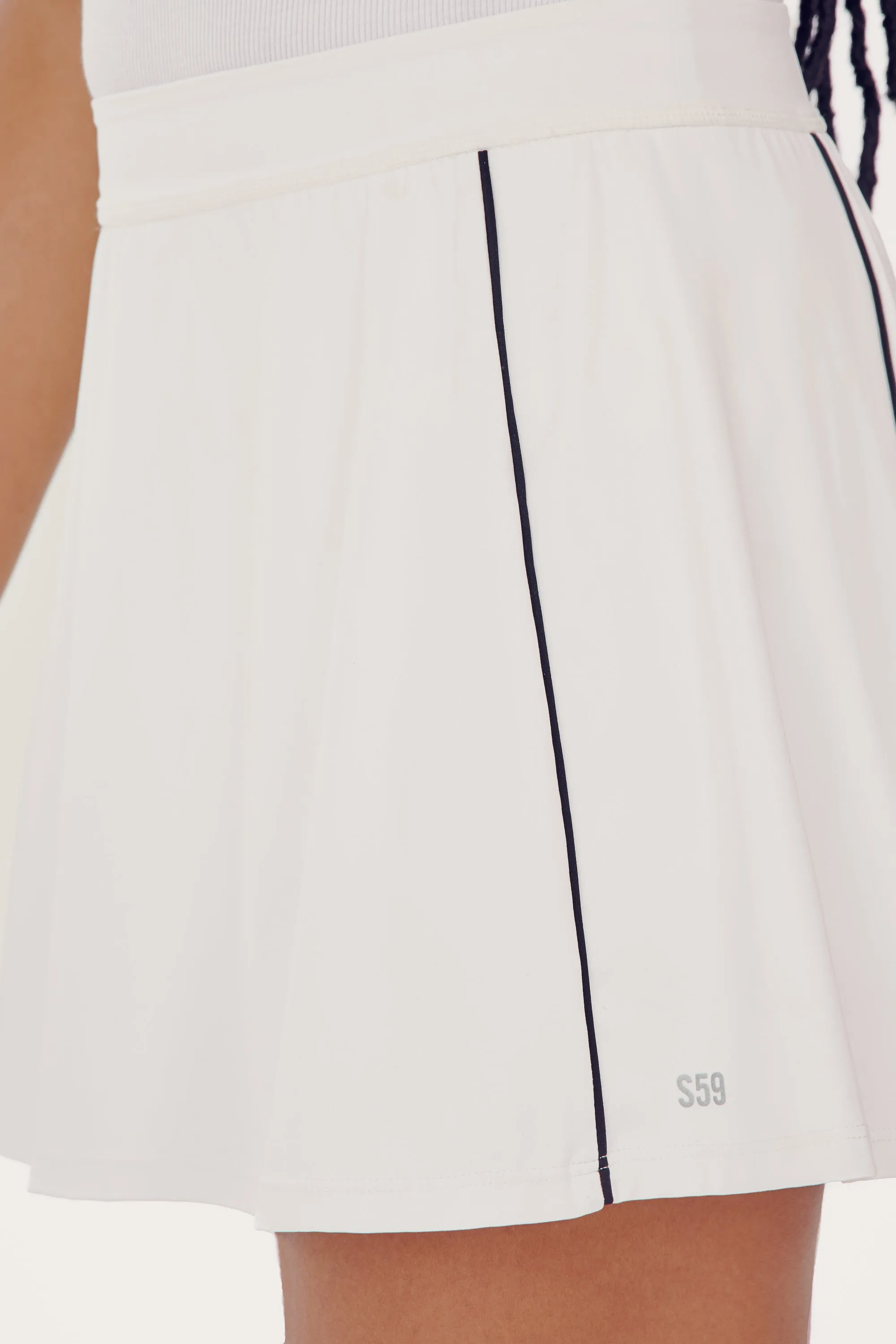 Venus High Waist Rigor Skort w/Piping - White