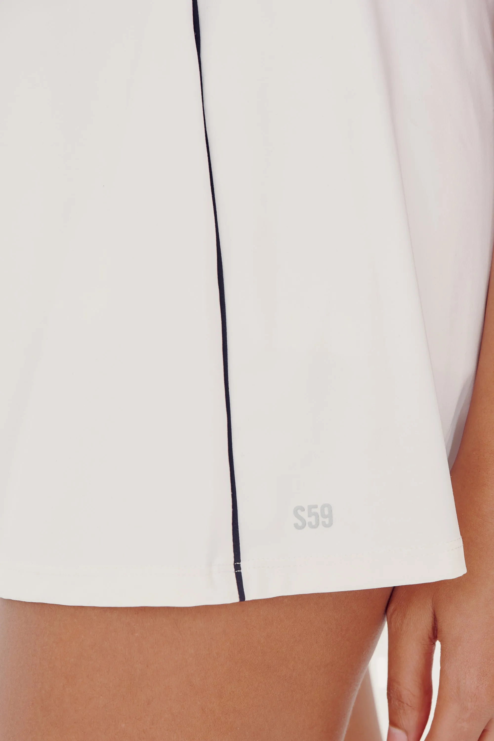 Venus High Waist Rigor Skort w/Piping - White