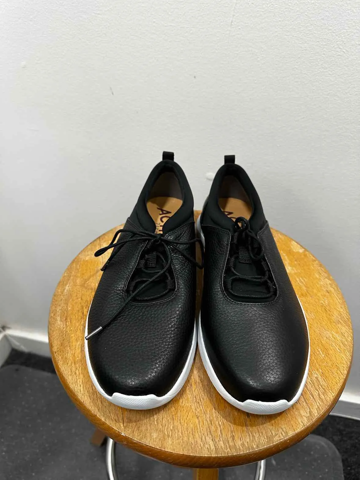 Ziera Shoe Size 7.5-8 Black Sneakers